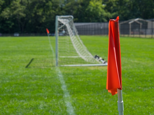 欧冠赛场精彩瞬间：巴萨2-1战胜拜仁,